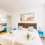 Holiday Home For 10 Guests Near Beach
